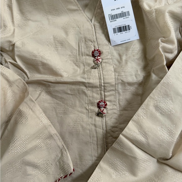 Pakistani Chic Cream and Maroon Women's kurta - Picture 6 of 8